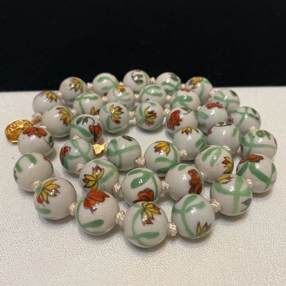 Vintage Hand Painted Bead Necklace - Picture 14 of 14